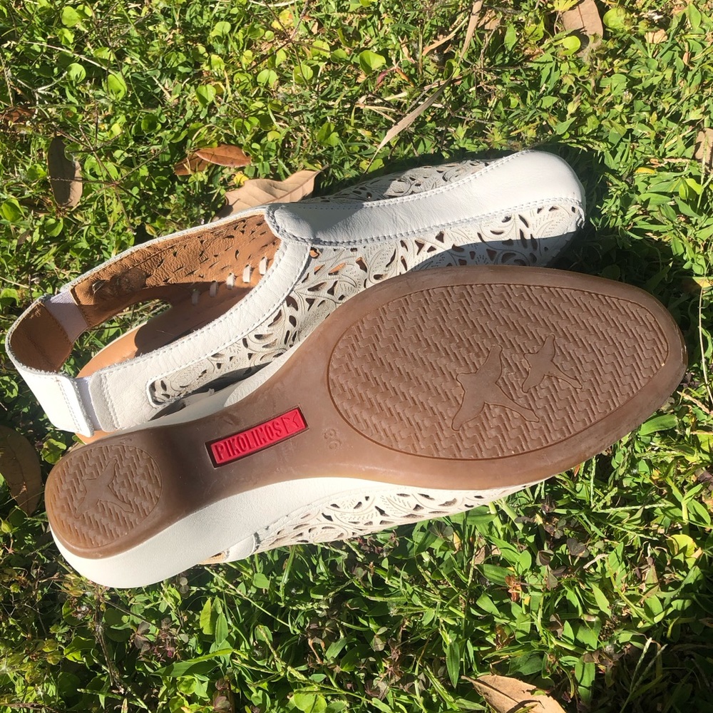 White pikolinos heel